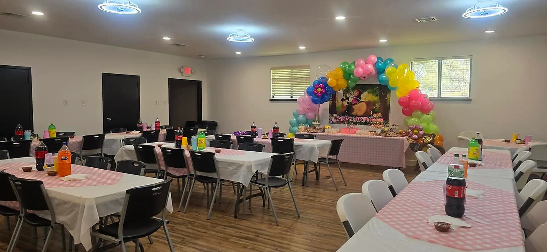 Event venue amenities including linens, chairs and tables